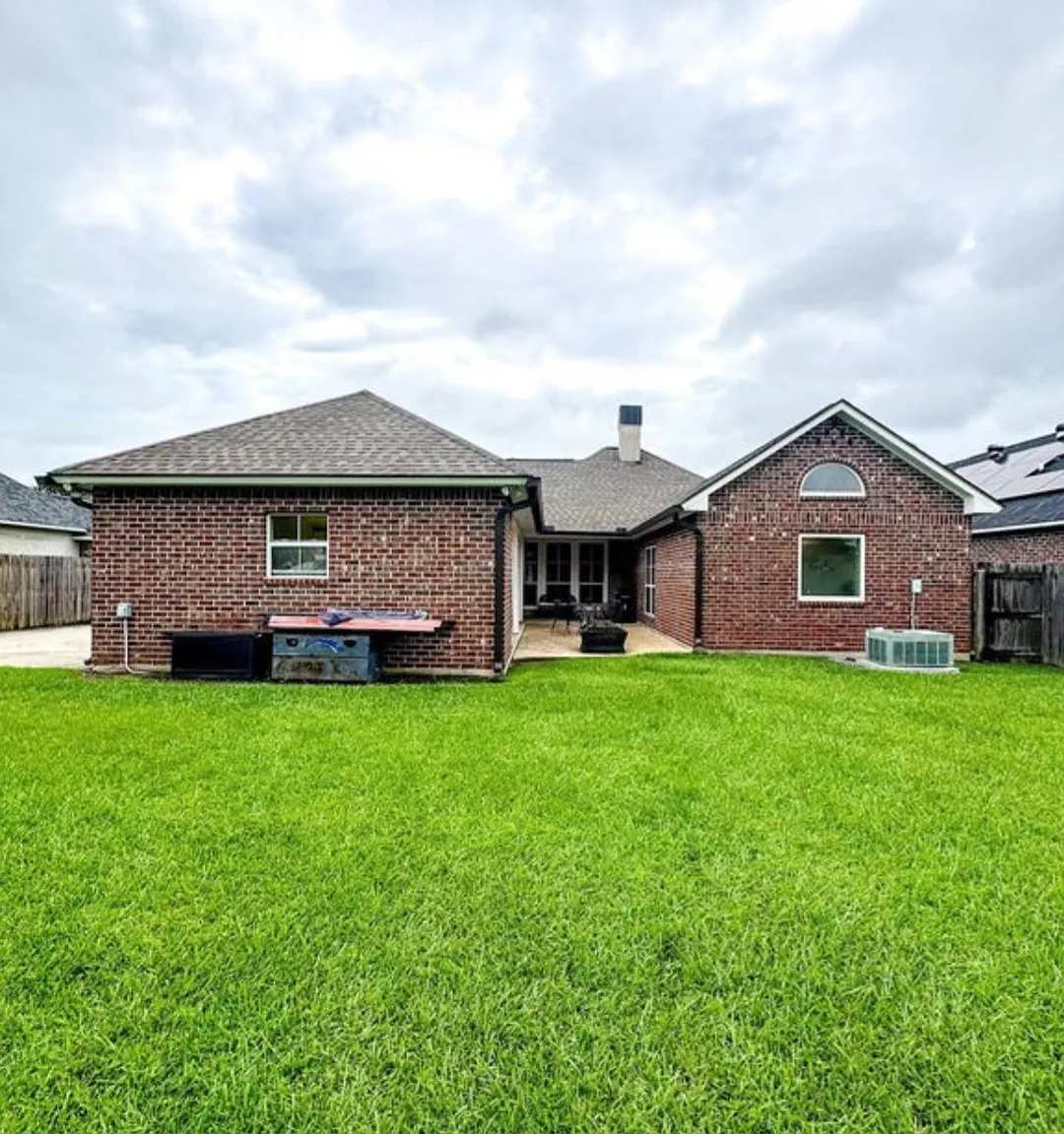 4 bed, 1705 sqft, $2,500 — Photo 4