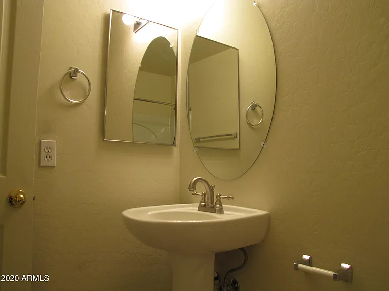 975 W Wendy Way — Photo 17