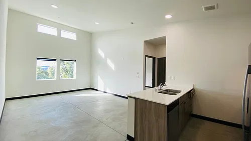 Floor plan 404
