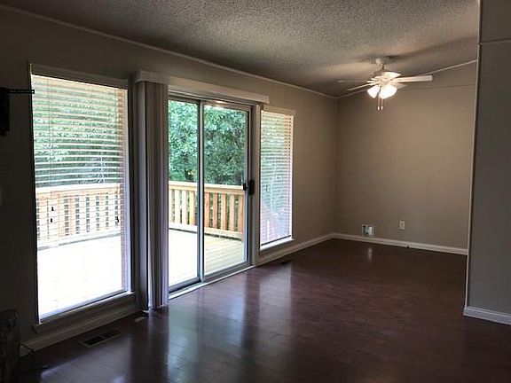 4th image of 2 Carpenter Ln