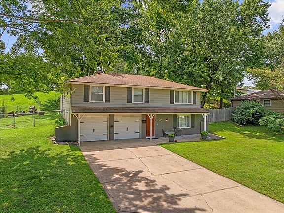 2nd image of 3830 N Denver Ct