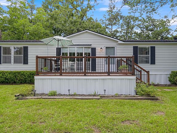 3rd image of 138 Cedar Ct