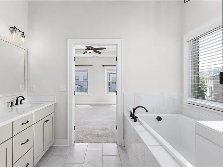 301 Marlowe Aly — Photo 34