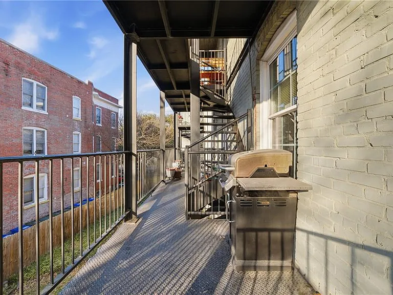 1015 Colonial Ave #4 — Photo 29