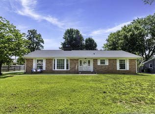 206 Admiral Cir, Lawrenceburg, TN 38464