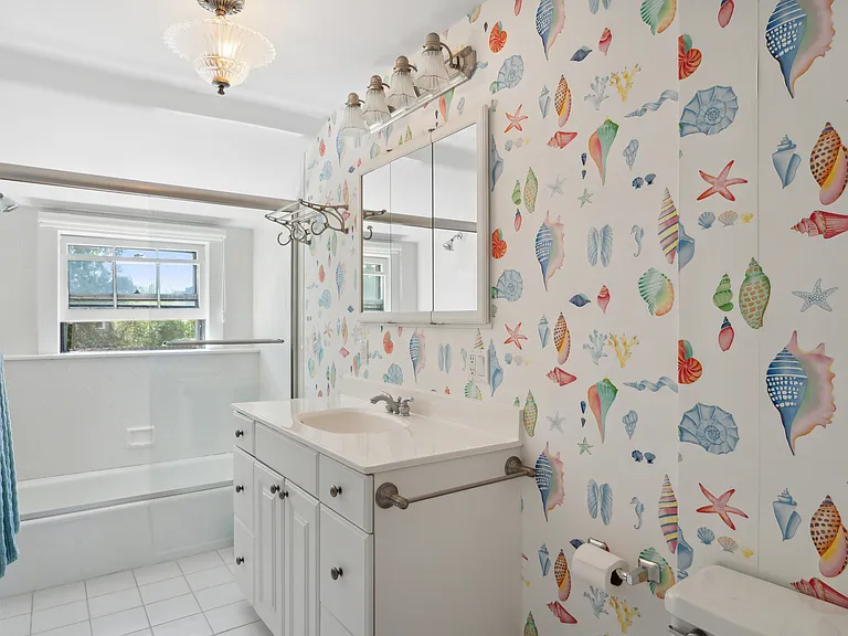 37 Beach Ln — Photo 26