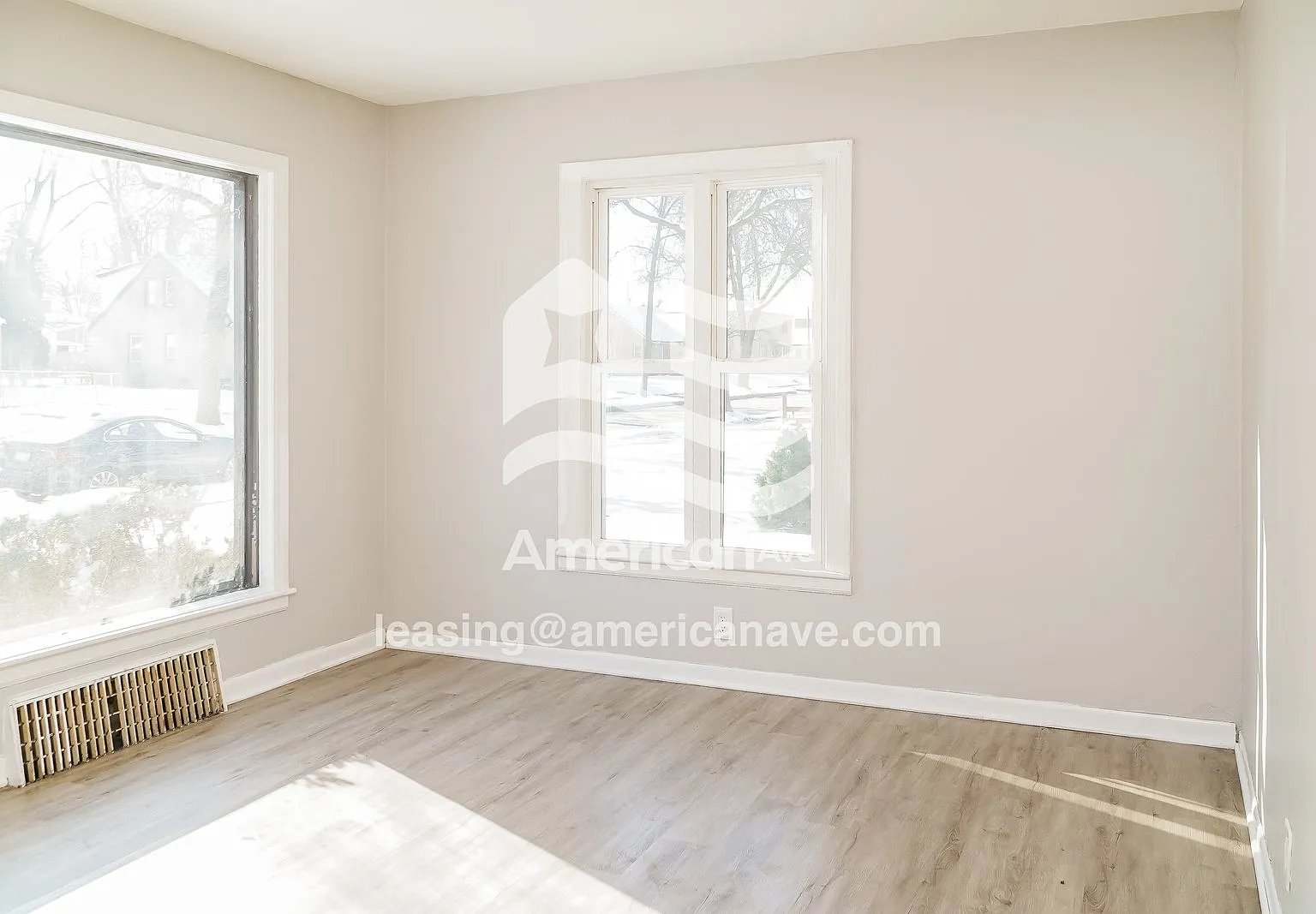 3 bed, 1.0 bath, 1042 sqft, $1,523 — Photo 3