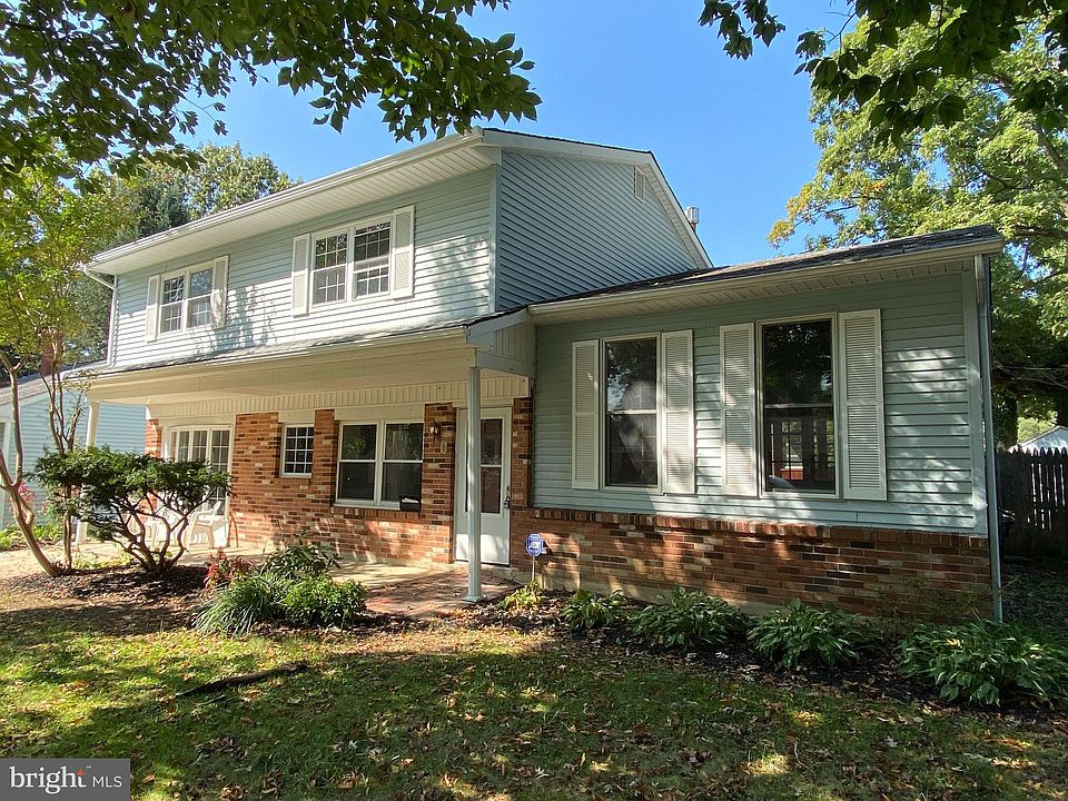 1st image of 16 Sanford Dr