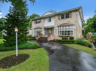 1023 Stanford Dr, Wynnewood, PA 19096