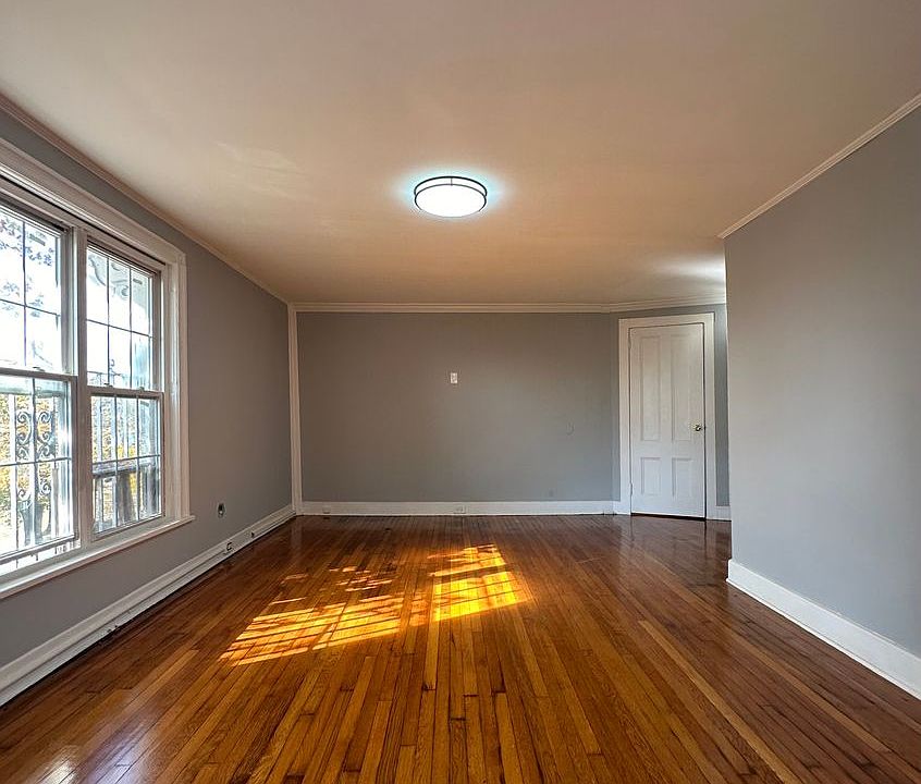 1st image of 1003 Park Ave APT 5