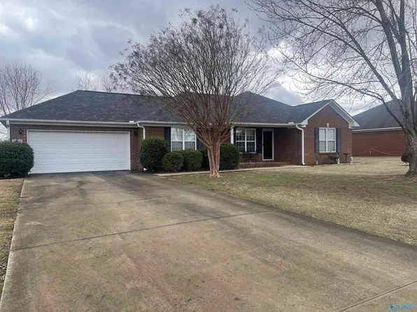 100 Cypress Dr, Decatur, AL 35603