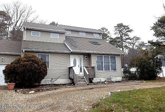 2nd image of 55 Harbor Inn Rd