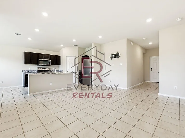 5605 Madelyn Dr — Photo 3