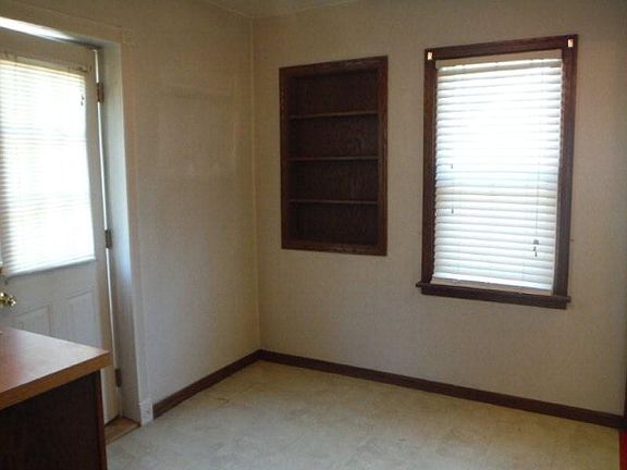 4th image of 796 Marlow Pl
