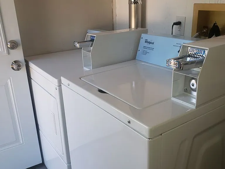 704 N Easy St #4 — Photo 3