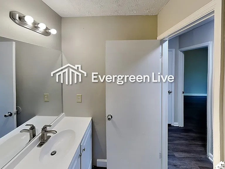 333 Park Ridge Cir — Photo 17