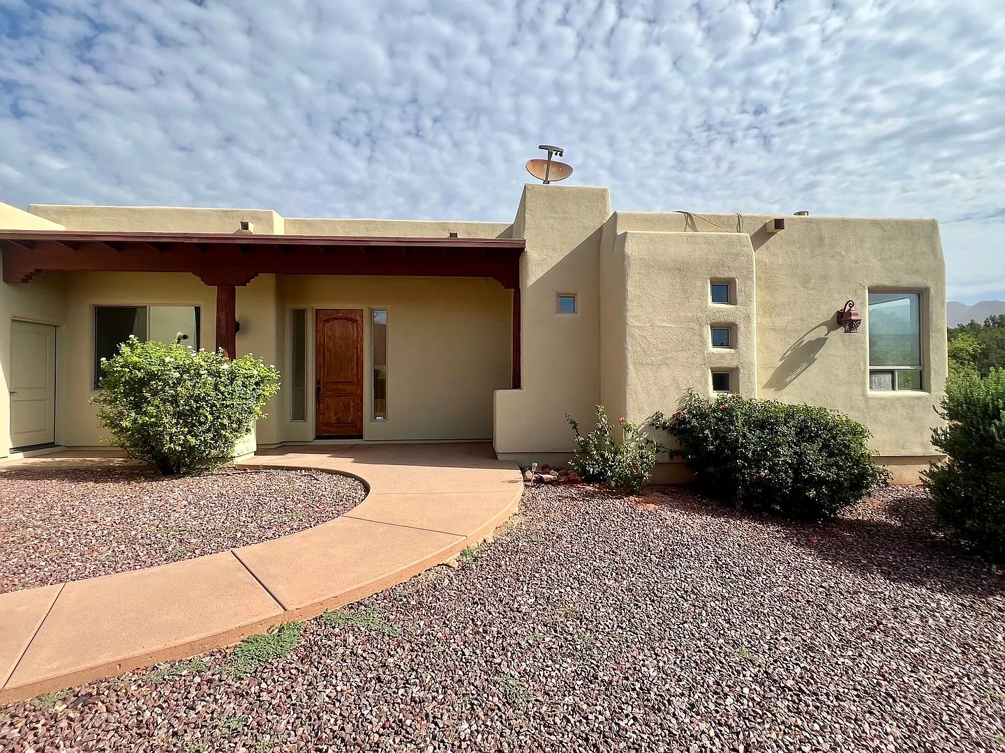 Unfurnished, 1-Year Long-Term Rental — Photo 1