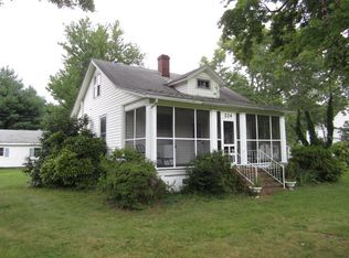 224 Irvington Rd, Kilmarnock, VA 22482