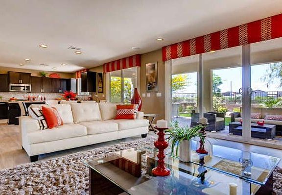 Woodside Homes - Huntington Plan - MODEL!
