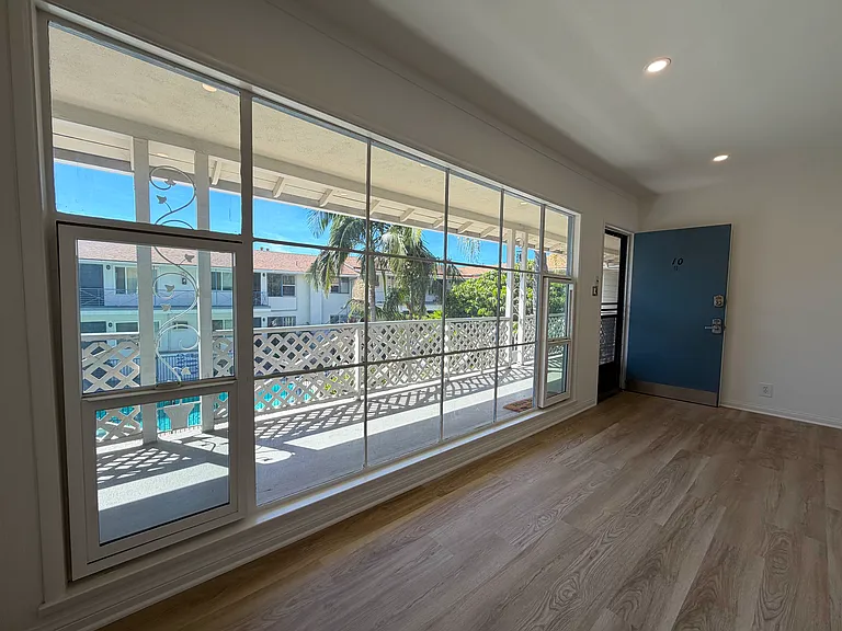 275 N Garfield Ave #10B — Photo 3