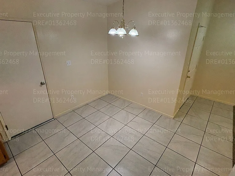524 Sunset Meadow Ln — Photo 10