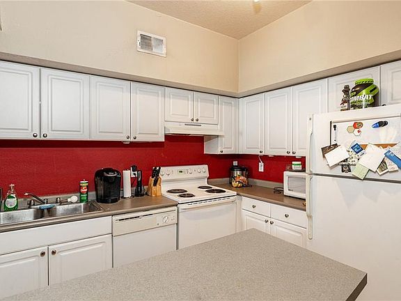 4th image of 402 S Armenia Ave Unit 135