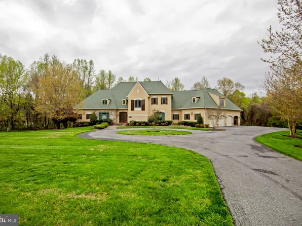 2916 Westbrook Ln, Bowie, MD 20721