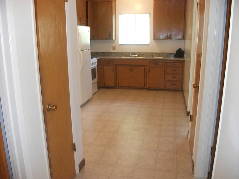 800 24th Ave — Photo 1