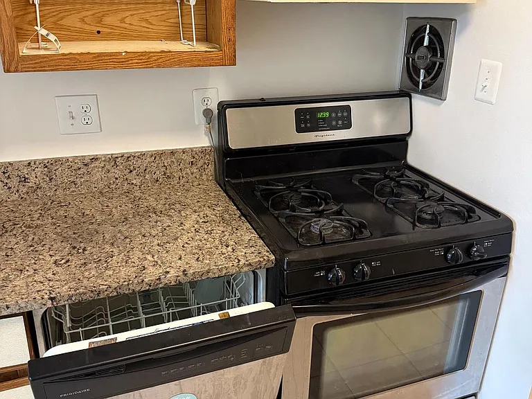 1942 Kennedy Dr #201 — Photo 7