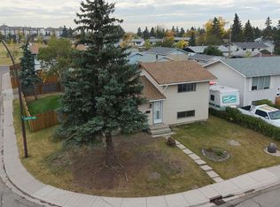 1176 N Penrith Cres SE, Calgary, AB T2A 2H9