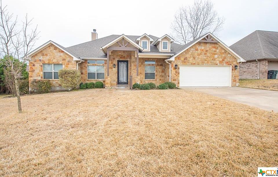 1st image of 2209 Deerfield Dr