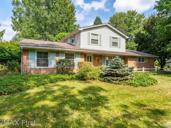 2669 McClintock Rd, Bloomfield Hills, MI 48302