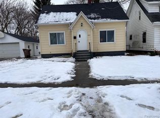 584 E Tennyson Ave, Pontiac, MI 48340