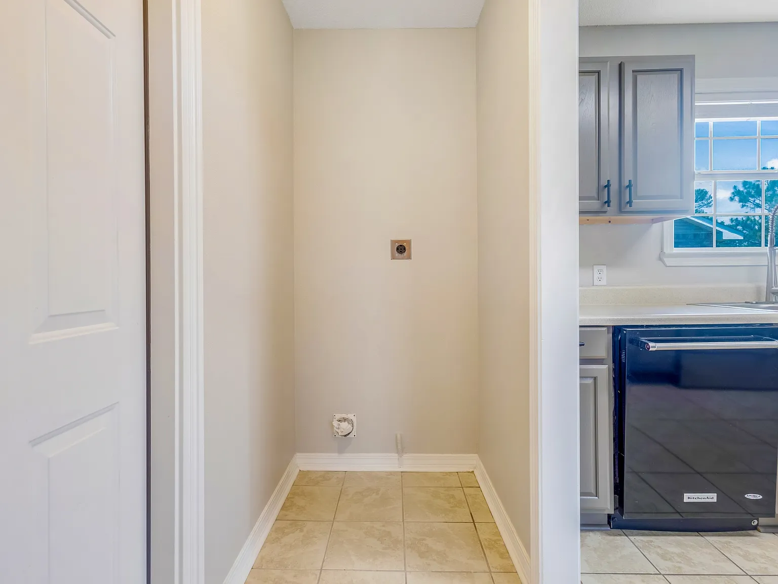 Navarre - 2104 Frontera Street - 1 — Photo 4