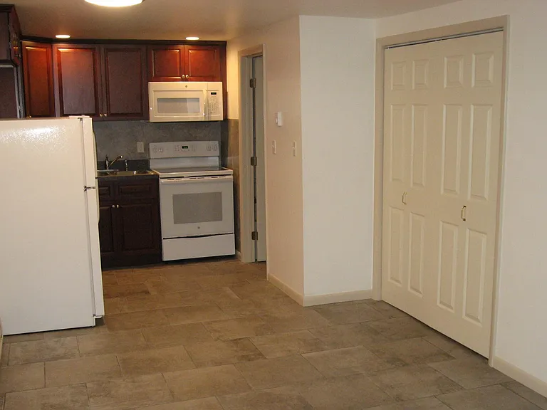 433 N 3rd St — Photo 2