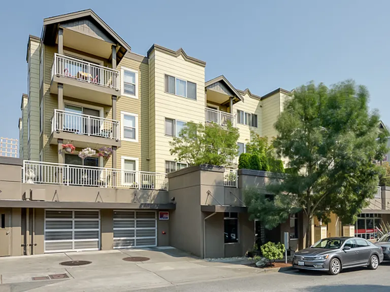 The Max Apartments — Photo 15