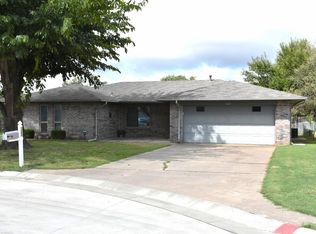 322 Flintridge Rd, Enid, OK 73703