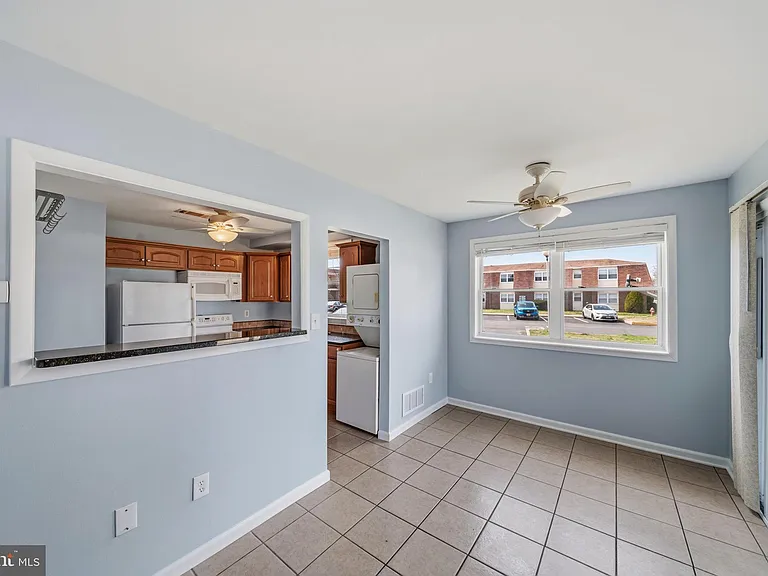 24 Florence Tollgate Pl #1 — Photo 11