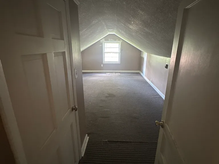 1006 Mitchell St — Photo 14
