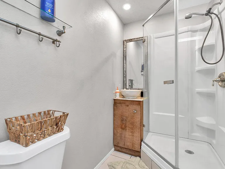 5837 Sunforest Dr — Photo 7