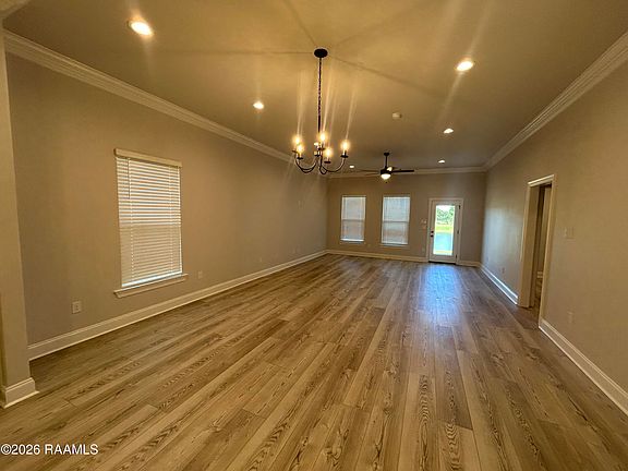 4th image of 124 Steep Meadows Ln