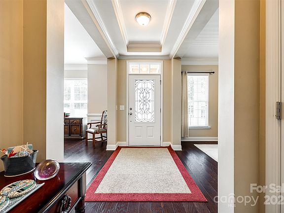 3rd image of 4704 Amberside Dr