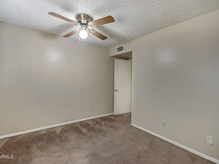 3933 S Pine St — Photo 9