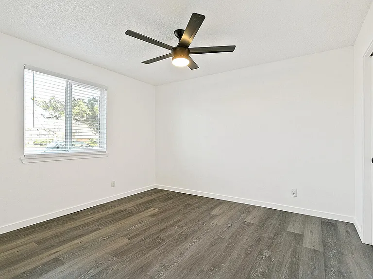 3925 E San Miguel St Colorado Springs CO 80909 USA-029-025-29-MLS_Size