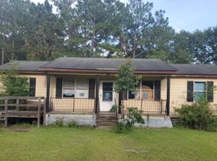 769 McGilvary Ln, Raeford, NC 28376