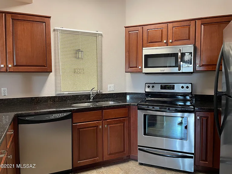 2550 E River Rd #3203 — Photo 2