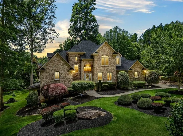 688 Mosswood Ln, Spartanburg, SC 29301
