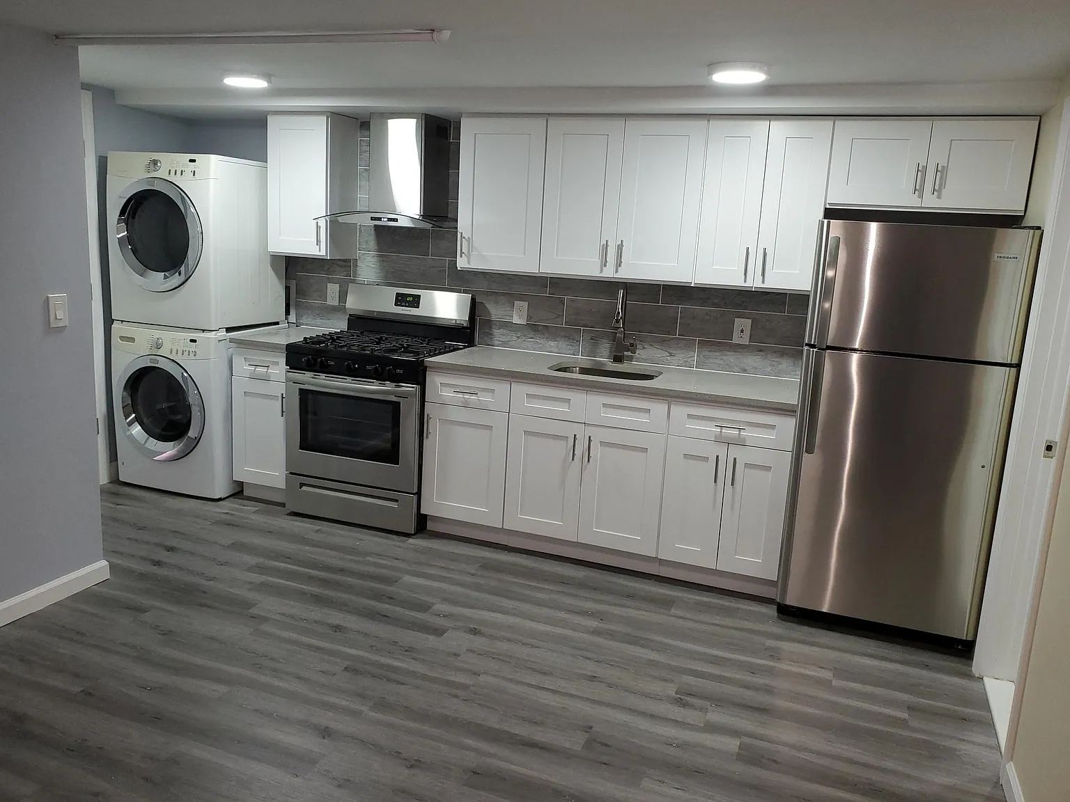 1 bed, 725 sqft, $2,600 — Photo 2
