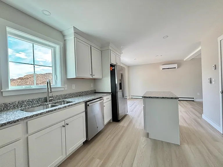 2B Valley Creek Ln #2B — Photo 2