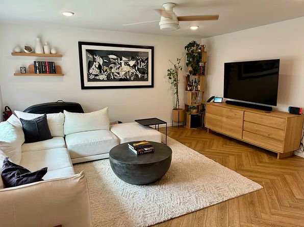 345 Wisconsin Ave UNIT 306